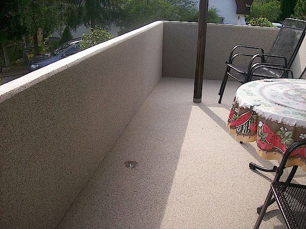 Balkon und Brüstung innen Balkon und Brüstung innen